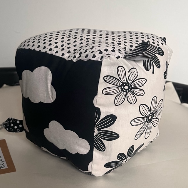 Product: Baby's first kubus zwart-wit '1'